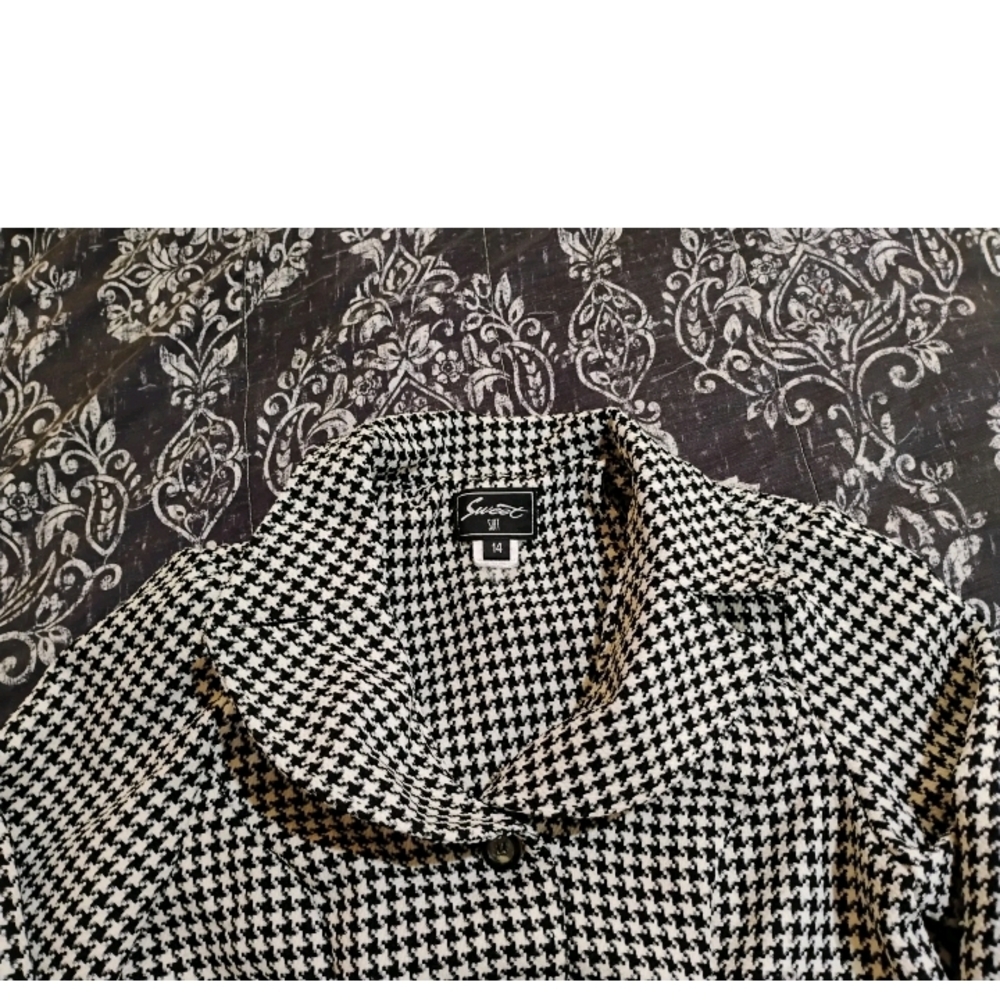 Chic Houndstooth Blazer - image 4